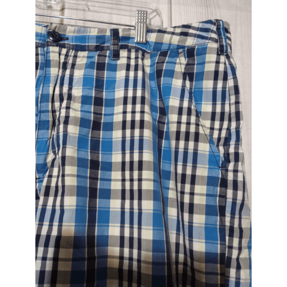 Croft and Barrow Shorts Men's‎ 40 Blue Plaid Bermuda - Picture 3 of 8